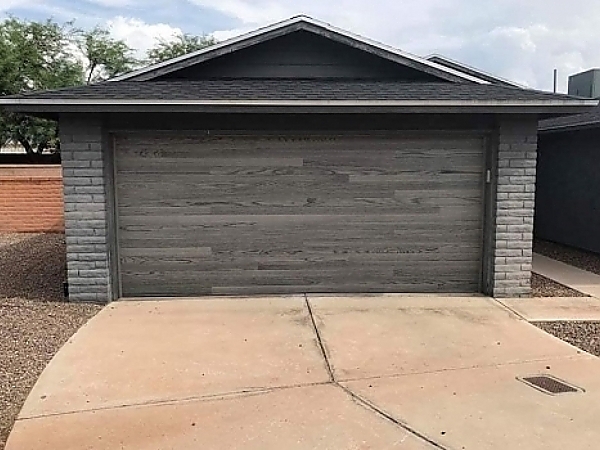 Garage Door Repair vs Replacement Cost: What Florida Homeowners Need to Know