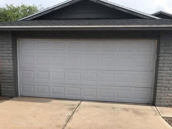 Benefits of Installing Insulated Garage Doors in Florida