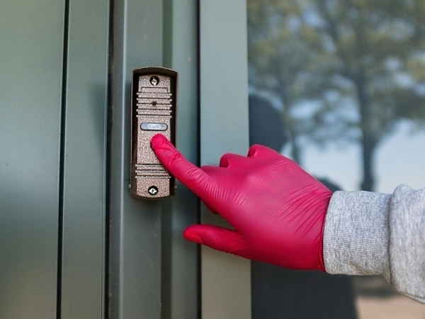 Garage Door Safety Tips for Families in Florida